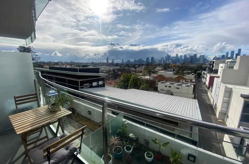 Photo 19 - Stylish 2 Bedroom Apartment in Port Melbourne With City Views