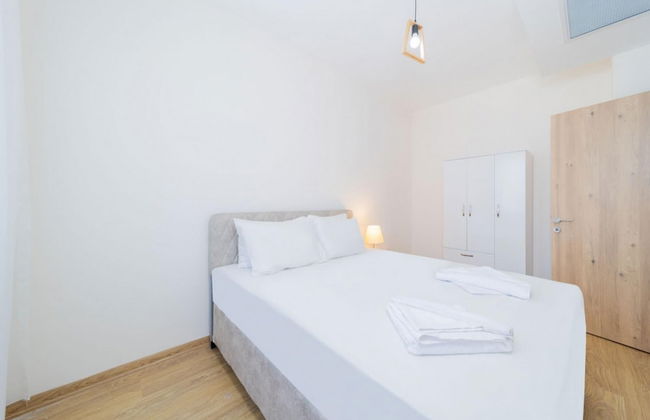 Remarkable Flat With Shared Pool in Kepez - Photo 3