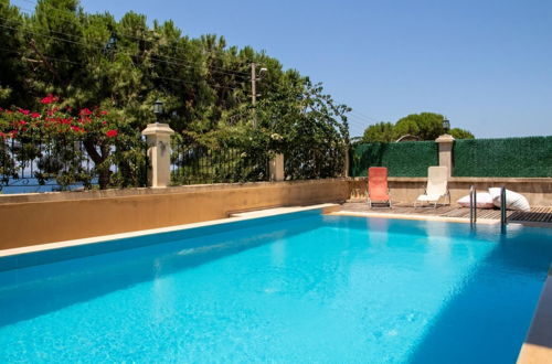 Foto 4 - Enchanting Villa With Backyard in Cesme Near Beach