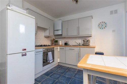 Photo 10 - Serene and Spacious 1 Bedroom Garden Flat in Clapton