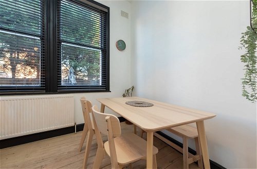 Photo 19 - Serene and Spacious 1 Bedroom Garden Flat in Clapton