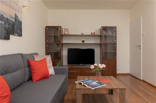 Photo 16 - Two-bedroom Apartment Warsaw by Renters