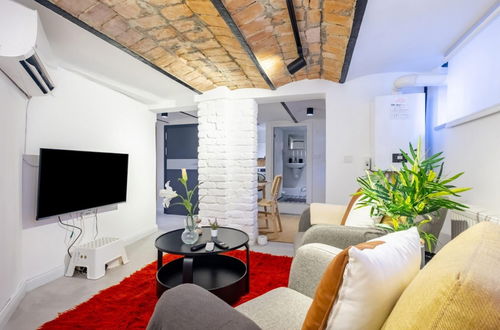 Photo 6 - Vibrant Flat 5 Minutes Walk to Istiklal in Beyoglu