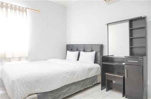 Photo 1 - Comfy 2Br At Gajah Mada Mediterania Apartment