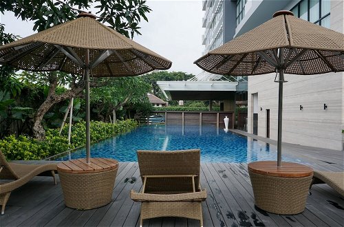 Photo 18 - Stylish and Luxury 2BR Apartment in Veranda Residence Puri