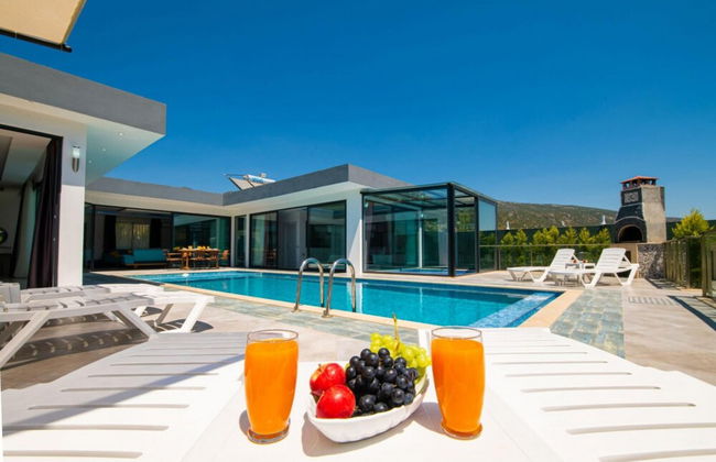 Dreamy Villa With Private Pool and Jacuzzi in Kas - Foto 35