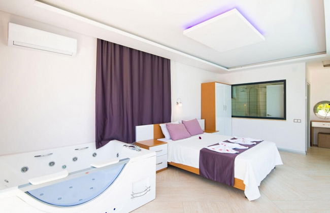 Dreamy Villa With Private Pool and Jacuzzi in Kas - Foto 6