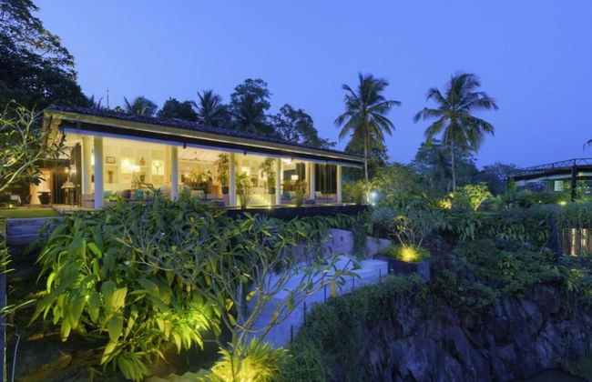 Cool and Contemporary Hilltop Villa With Ocean Views - Foto 27