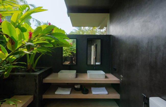Cool and Contemporary Hilltop Villa With Ocean Views - Foto 5