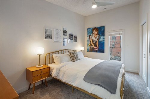 Photo 4 - Pine Street Loft –Just steps from Old Town Square