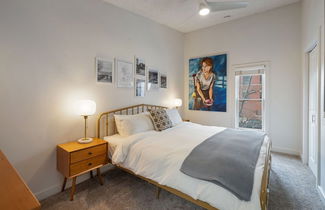 Photo 3 - Pine Street Loft –Just steps from Old Town Square