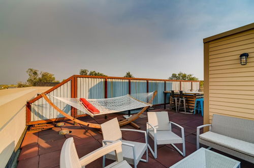 Photo 22 - Old Town Loft Oasis With Amazing Rooftop Deck