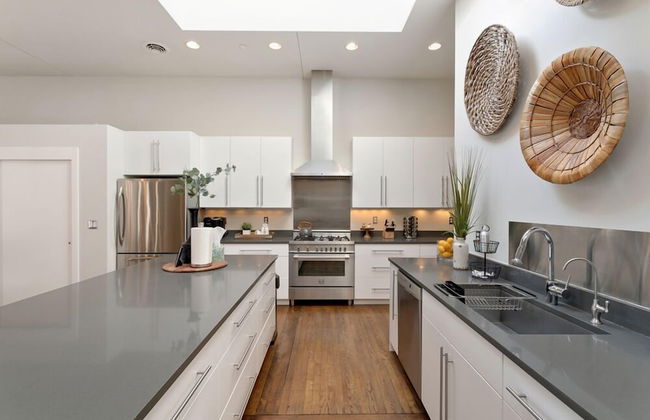 The Penthouse Loft in the Heart of Old Town! - Foto 9