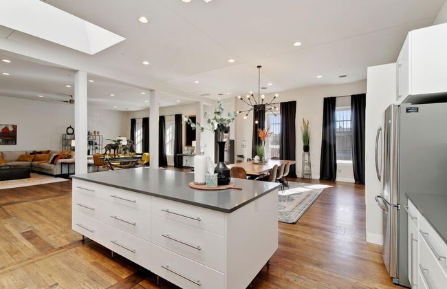 The Penthouse Loft in the Heart of Old Town! - Foto 10