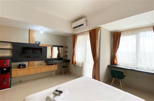 Photo 20 - Comfy Studio At Gateway Park Lrt City Bekasi Apartment