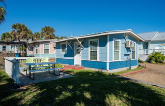 Photo 1 - Rockport Redfish Cottage - Little Bay Club Cottage #02