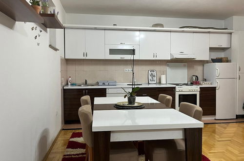 Photo 4 - Charming 2-bed Apartment in Sarajevo