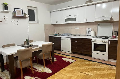 Foto 5 - Charming 2-bed Apartment in Sarajevo