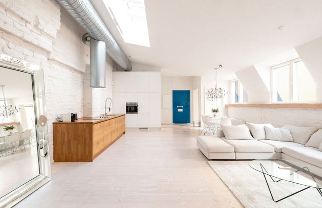 2ndhomes Luminous 2BR Loft House w Sauna - Foto 1