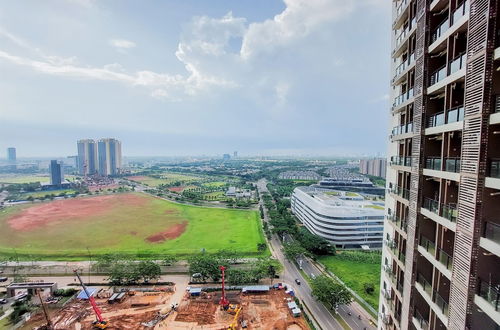 Photo 15 - Simply And Restful Studio Apartment At Sky House Bsd