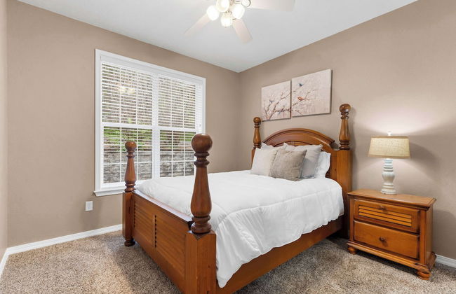 The Greenview Manor - Lake Views - Photo 2