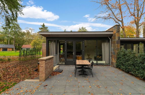 Photo 15 - Cosy Holiday Home in Soesterberg With hot tub