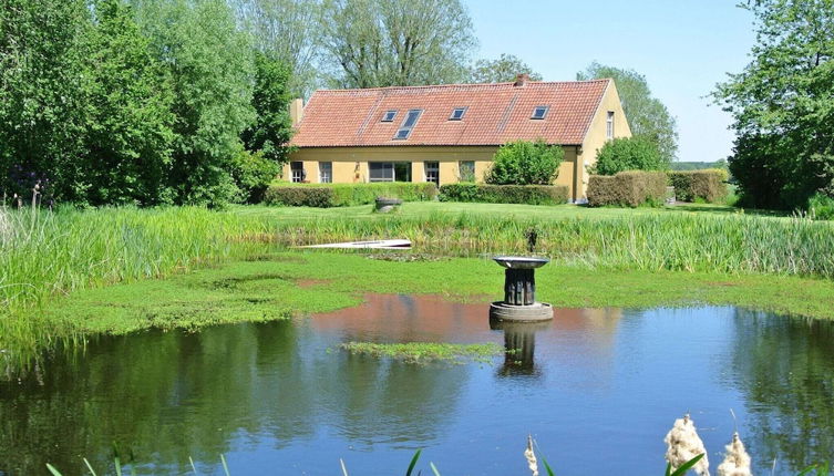 Photo 1 - Countryside Home With Garden