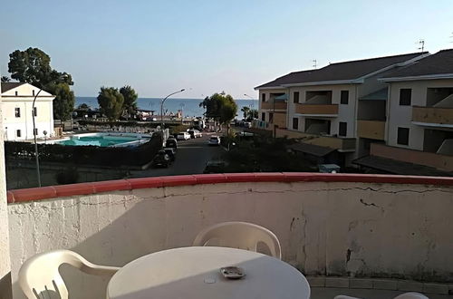 Photo 4 - Lovely Holiday Home in Marina di Mandatoriccio With Terrace