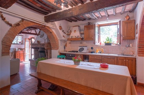 Foto 3 - Holiday Home in Marciano Della Chiana With a Private Pool