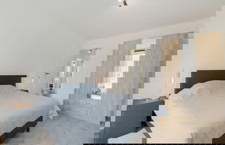 Photo 3 - Modern Holiday Home in Ronse With Garden