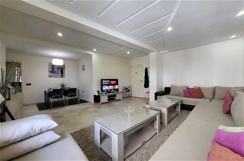 Photo 22 - Luxury Spacious Apartment Midtown Casablanca