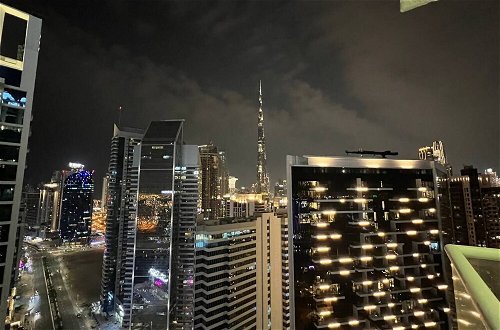 Foto 5 - Burj Khalifa Canal View Fully Furnished Studio At Damac Prive