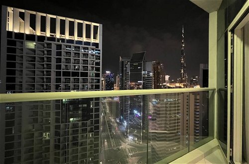 Foto 8 - Burj Khalifa Canal View Fully Furnished Studio At Damac Prive