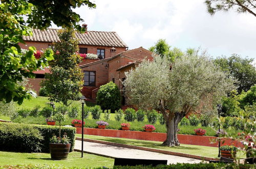 Photo 31 - Mansion in Montepulciano With Pool