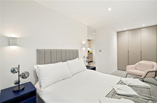 Photo 2 - Executive Apartments in the Heart of London, Free WiFi by City Stay London