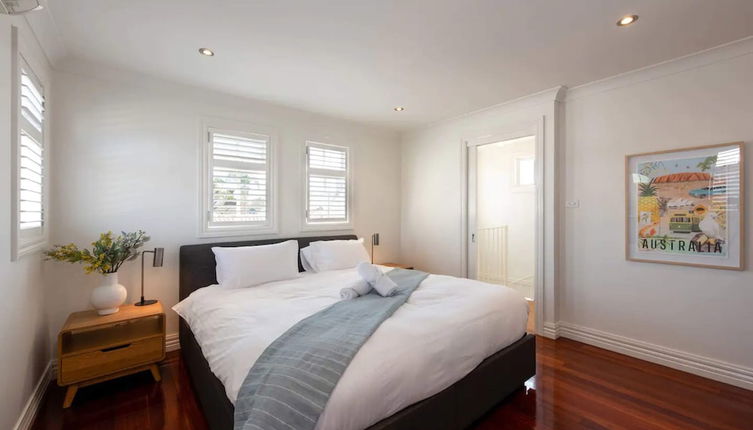 Photo 1 - Renovated 3 Bedroom Family Home in Richmond With Parking