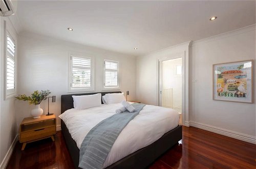 Photo 1 - Renovated 3 Bedroom Family Home in Richmond With Parking
