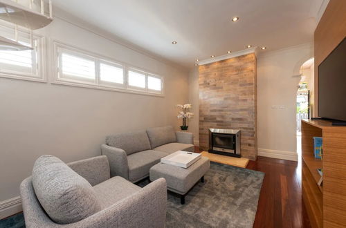 Photo 11 - Renovated 3 Bedroom Family Home in Richmond With Parking