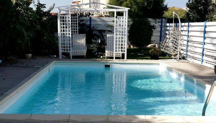 Photo 1 - 2bed Villa - Private Pool - Steps From the Beach