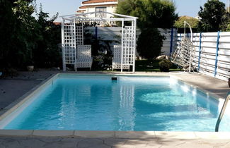 Photo 1 - 2bed Villa - Private Pool - Steps From the Beach