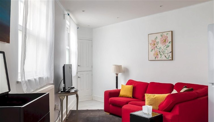 Photo 1 - Fulham Amazing 2-bedroom House by Central London