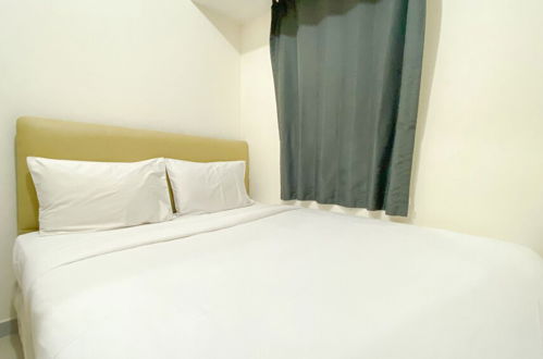 Foto 6 - Nice And Comfort 2Br At Osaka Riverview Pik 2 Apartment