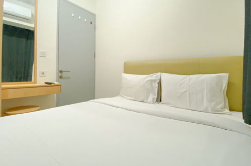 Foto 5 - Nice And Comfort 2Br At Osaka Riverview Pik 2 Apartment