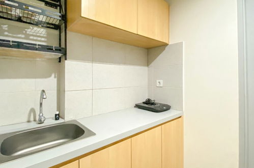 Photo 12 - Nice And Comfort 2Br At Osaka Riverview Pik 2 Apartment