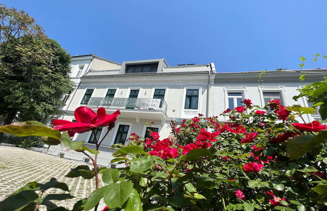Sissi West - Foto 1