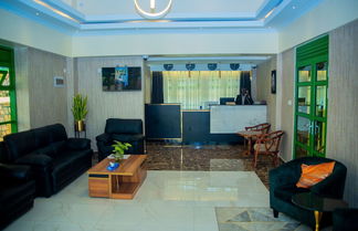 Photo 2 - Highlands Suites Hotel