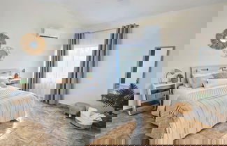 Photo 1 - Rooi Santo Residence