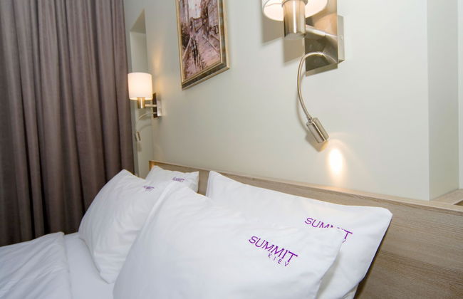 Summit Apart Hotel - Photo 14