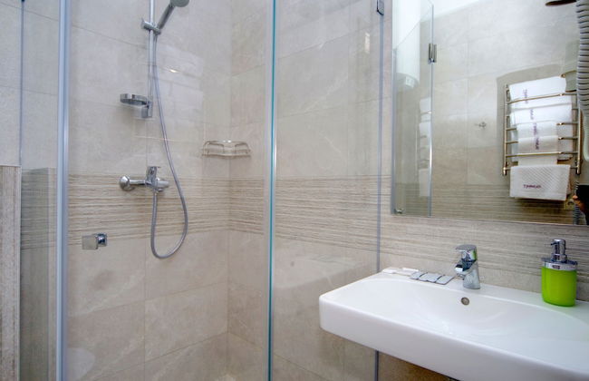 Summit Apart Hotel - Photo 27