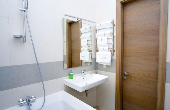 Summit Apart Hotel - Photo 23